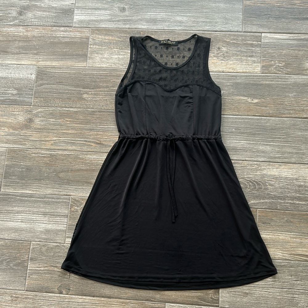 Little thin black dress 👗